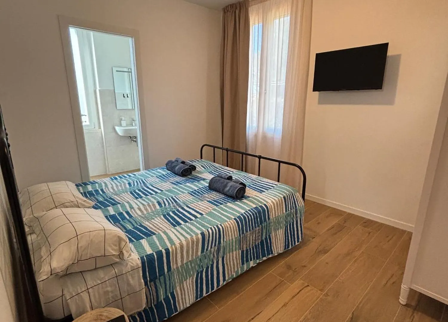 Maris Apartments & Bedrooms Alghero 0*,