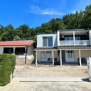 Bosnjak , Starigrad Paklenica Chorvatsko